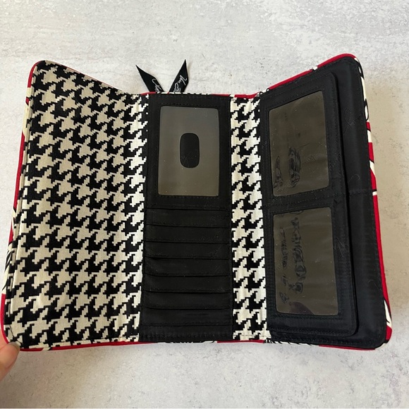 Vera Bradley Wallet Clutch Red Floral Quilted - Picture 3 of 5